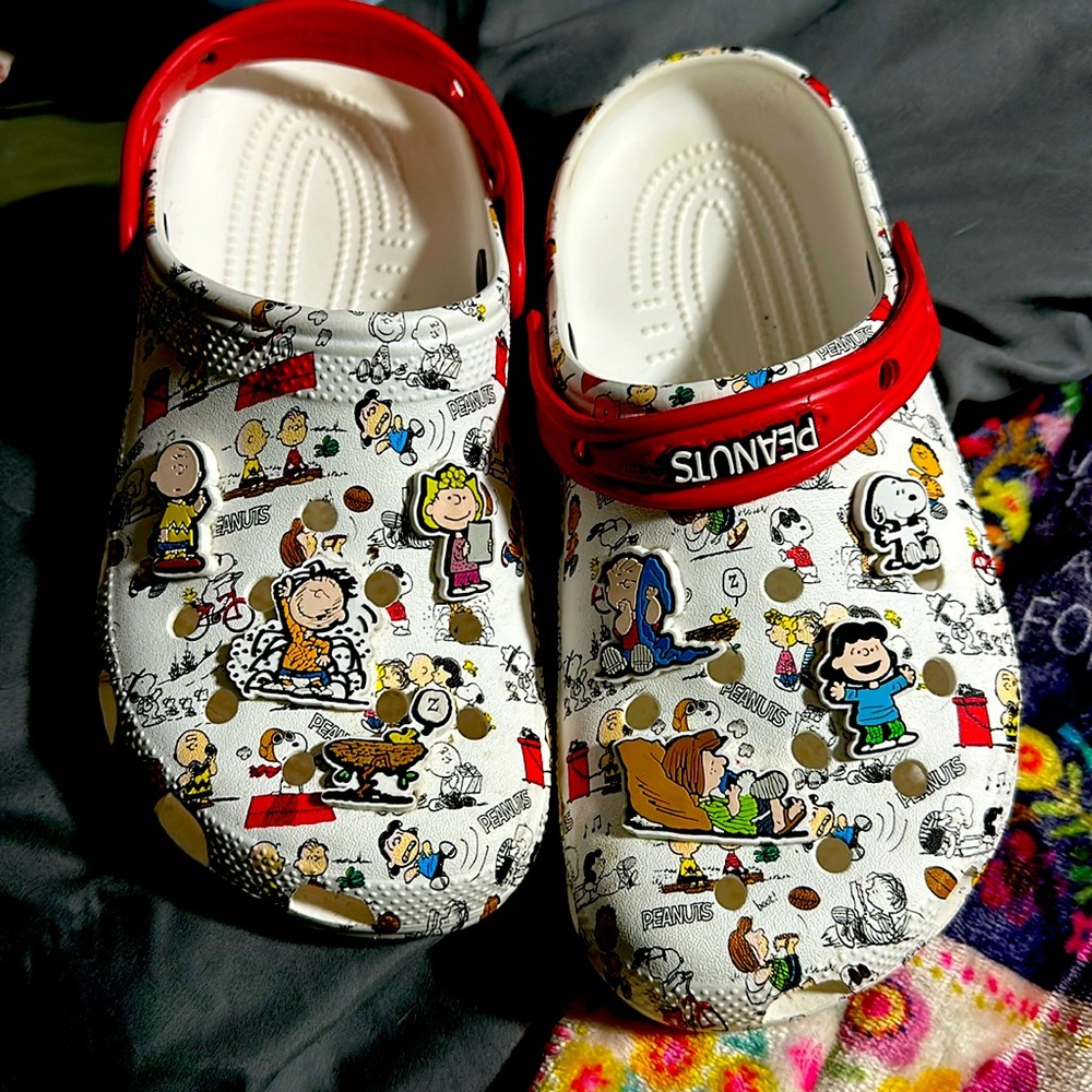 Peanuts Crocs